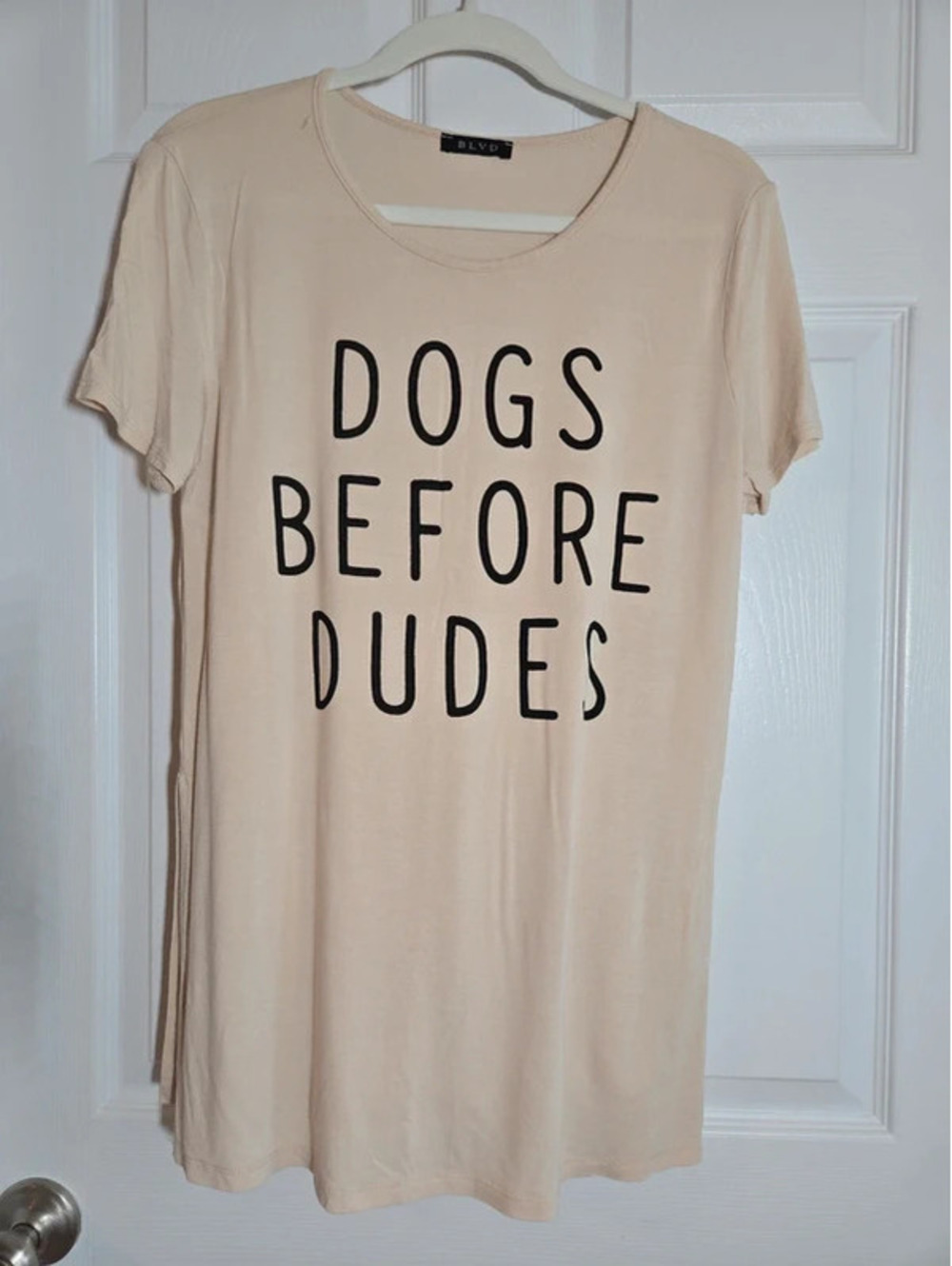 BLVD "Dogs Before Dudes" t-shirt size medium